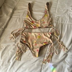 ACACIA set in Cherry Blossom